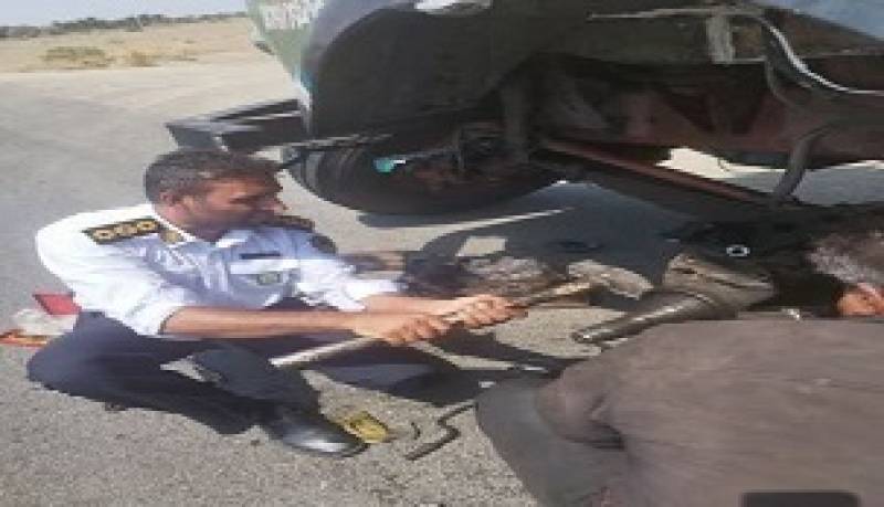 کمک رسانی ماموران پلیس راه فاریاب